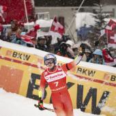 Marco Odermatt exulte&nbsp;: le skieur suisse est en tête après la première manche. © ANSA / JEAN-CHRISTOPHE BOTT