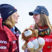 Mikaela Shiffrin (à gauche) et Camille Rast (à droite) lors de la Coupe du monde à Kranjska Gora. © APA/afp / JURE MAKOVEC