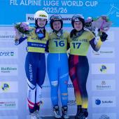 Riccarda Ruetz, Nadine Staffler et Lisa Walch (de gauche à droite) sur le podium à Passeier. © Ulrich Wilhelm