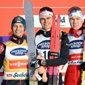 Vinzenz Geiger (Mitte) siegte vor Johannes Lamparter (links) und Jens Luraas Oftebro (rechts). © APA / BARBARA GINDL