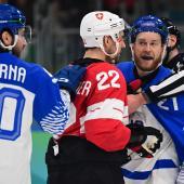 Auf die Schweiz treffen Dylan Di Perna und Daniel Glira (r.) bei der WM zwar nicht, allerdings sind die Eidgenossen der Gastgeber. © APA/afp / PIERO CRUCIATTI