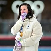 Julia Simon ist Olympiasiegerin – und inmitten eines vergifteten Umfeldes. © ANSA / MARTIN METELKO