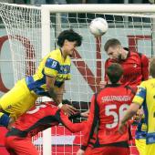 Mariano Troilo (links) erzielt den einzigen Treffer der Partie zwischen Milan und Parma. © ANSA / MATTEO BAZZI