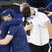Stefania Constantini et Amos Mosaner ont remporté une médaille au curling. © ANSA / DANIEL DAL ZENNARO