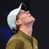 Tennis-Superstar Jannik Sinner. © APA/afp / MARTIN KEEP