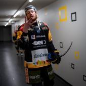 Austin Osmanski and HCP need four wins against Salzburg to advance.