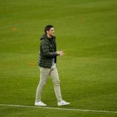 Borussia Dortmund hat sich von Sportdirektor Sebastian Kehl getrennt. © APA/afp / LEON KUEGELER