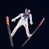 Daniel Tschofenig segelte in Lahti am Weitesten. © APA/afp / EMMI KORHONEN