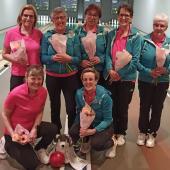 Die Keglerinnen von Pustertal: Hinten von links  Sieglinde Müller, Inge Rauter, Nelly Agstner, Ingrid Brugger und Luisa Steinkasserer; vorne von links Margith Gruber und Kathrin Brugger.