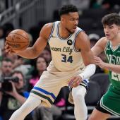 Giannis Antetokounmpo (r.) hatte eine glücklose Rückkehr. © APA / PATRICK MCDERMOTT