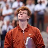 Jannik Sinner (links) und Carlos Alcaraz. © AFP / CHARLY TRIBALLEAU