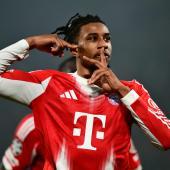 Olise und Co. feierten gegen Atalanta ein Fußball-Fest. © APA/afp / MARCO BERTORELLO