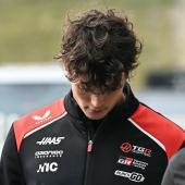 Oliver Bearman hat sich verletzt. © APA/afp / TOSHIFUMI KITAMURA