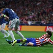 Atletico-Torschütze Julian Alvarez im Kampfmodus: Der Argentinier traf vom Elfmeterpunkt. © ANSA / Kiko Huesca
