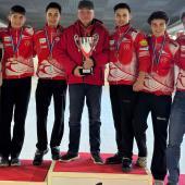Das Junioren-Team des SC Curling Südtirol, von links Camilla Gilberti (Trainerin),  Michael Bacher, Simone Paolazzi, Hubert Trenker  (Präsident), Alessandro Paolazzi, Ivan Künigl und Christoph Fink (Trainer).