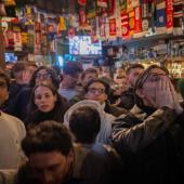 Entsetzen bei Italiens Fußballfans: Die Squadra Azzurra fährt nicht zur WM. © APA/afp / TIZIANA FABI