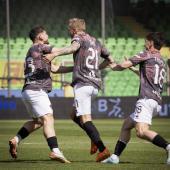 Fabian Tait (Mitte) hat in Cesena getroffen.