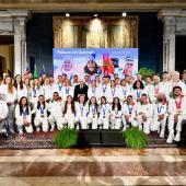 Italiens Winterolympioniken waren bei Sergio Mattarella (Bildmitte) zu Gast. © FISI