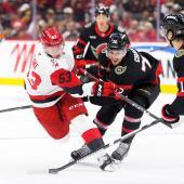 Jackson Blake (r.) und Senators-Crack Thomas Chabot werden sich auch weiterhin nichts schenken. © APA / TIM AUSTEN/FREESTYLE PHOTO
