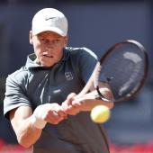 Jannik Sinner hoch konzentriert in Aktion. © ANSA / Chema Moya