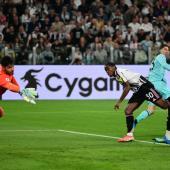 Jonathan David köpfte Juventus früh auf die Siegerstraße. © APA/afp / MARCO BERTORELLO