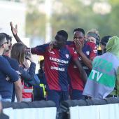 Paul Mendy (links) sorgte für ein Märchen. © ANSA / FABIO MURRU