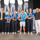 Auch vier Olympia-Medaillen-Gewinner waren beim Wintersportfest mit von der Partie (v.l. in den blauen Trikots): Marion Oberhofer, Andrea Vötter, Simon Kainzwaldner und Verena Hofer. © Camilla Pizzini