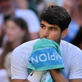 Carlos Alcaraz muss auch auf Wimbledon verzichten. © APA/afp / GLYN KIRK