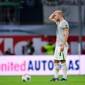 Christian Eriksen stieg mit Wolfsburg ab. © APA/afp / INA FASSBENDER