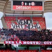 Die Bari-Fans liegen im Clinch mit den Vereinsbossen.
