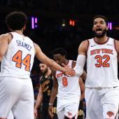 Die New York Knicks um Karl-Anthony Towns (r.) haben einen Comeback-Sieg gefeiert. © APA / SARAH STIER