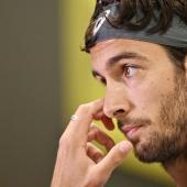 In einer Krise: Lorenzo Musetti. © APA/afp / TIZIANA FABI