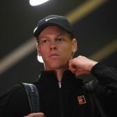 Jannik Sinner greift nach seinem ersten Turniersieg in Rom. © APA/afp / TIZIANA FABI
