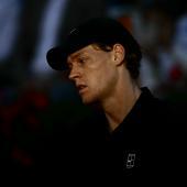 Jannik Sinner ist gewappnet. © AFP / FILIPPO MONTEFORTE