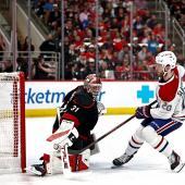 Juraj Slafkovsky bezwingt Hurricanes-Goalie Frederik Andersen. © APA / JARED C. TILTON