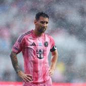 Lionel Messi musste ausgewechselt werden. © APA / MEGAN BRIGGS
