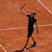 Alexander Zverev steht im Finale von Paris. © APA/afp / THOMAS SAMSON