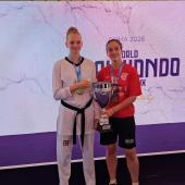 Anna Gruber (links) holte Gold und Zoé Güeli Bronze.