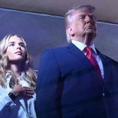 Donald Trump sah sich den Spurs-Sieg vor Ort an. © APA/afp / SAUL LOEB