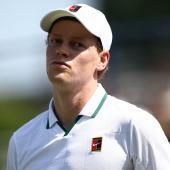 Jannik Sinner würde sich gerne seinen Award abholen. © APA/afp / HENRY NICHOLLS