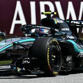 Kimi Antonelli ist wohl auch dieses Wochenende der Mann, den es zu schlagen gilt. © APA/afp / JOE KLAMAR