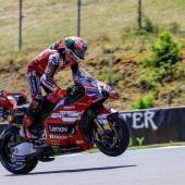 Marco Bagnaia hat den Sprint am Samstag gewonnen. © ANSA / MARTIN DIVISEK