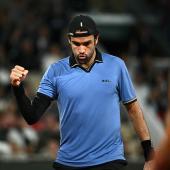 Matteo Berrettini hat sich nicht schwer verletzt. © APA/afp / JULIEN DE ROSA