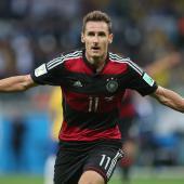 Miroslav Klose ist mit 16 Toren nach wie vor WM-Rekordtorschütze. © APA/epa / Fernando Bizerra Jr.