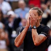 Nach dem French-Open-Triumph konnte Alexander Zverev sein Glück kaum fassen. © APA/afp / DIMITAR DILKOFF