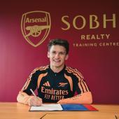 Arsenal hat den griechischen Nationalstürmer Christos Tzolis unter Vertrag genommen.