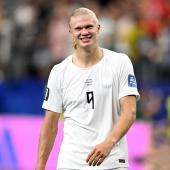 Erling Braut Haaland wurde eine besondere Ehre zu Teil. © ANSA / ALBERT PENA