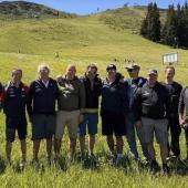 FIS-Abgeordnete und das Organisationskomitee von Ratschings bei einer Besichtigung. © FIS