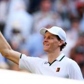 Jannik Sinner ballt die Siegerfaust: Er steht im Finale von Wimbledon. © ANSA / DANIEL HAMBURY