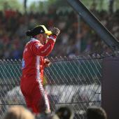 Lewis Hamilton ließ sich feiern. © APA/afp / ANDREJ ISAKOVIC